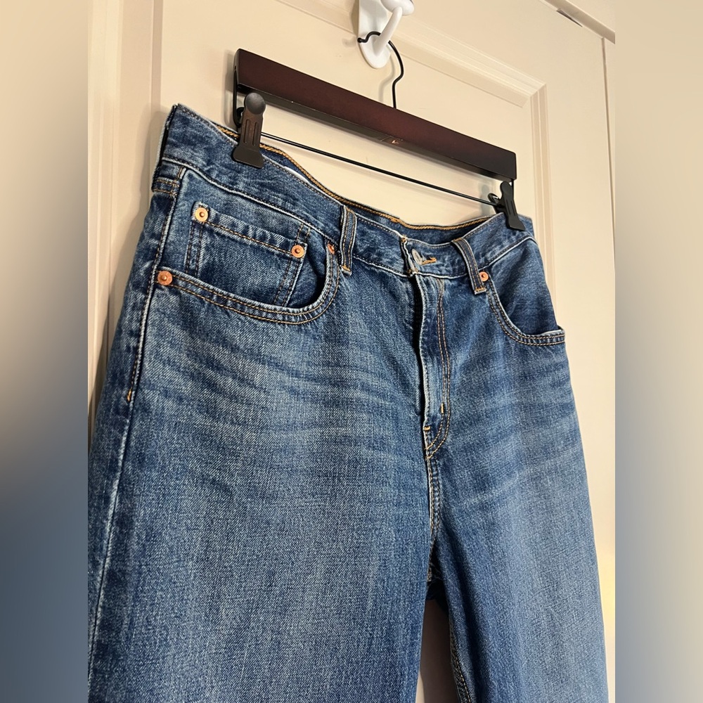 Levi's Women's Straight Leg Jeans – Medium Blue Wash - Picture 7 of 10